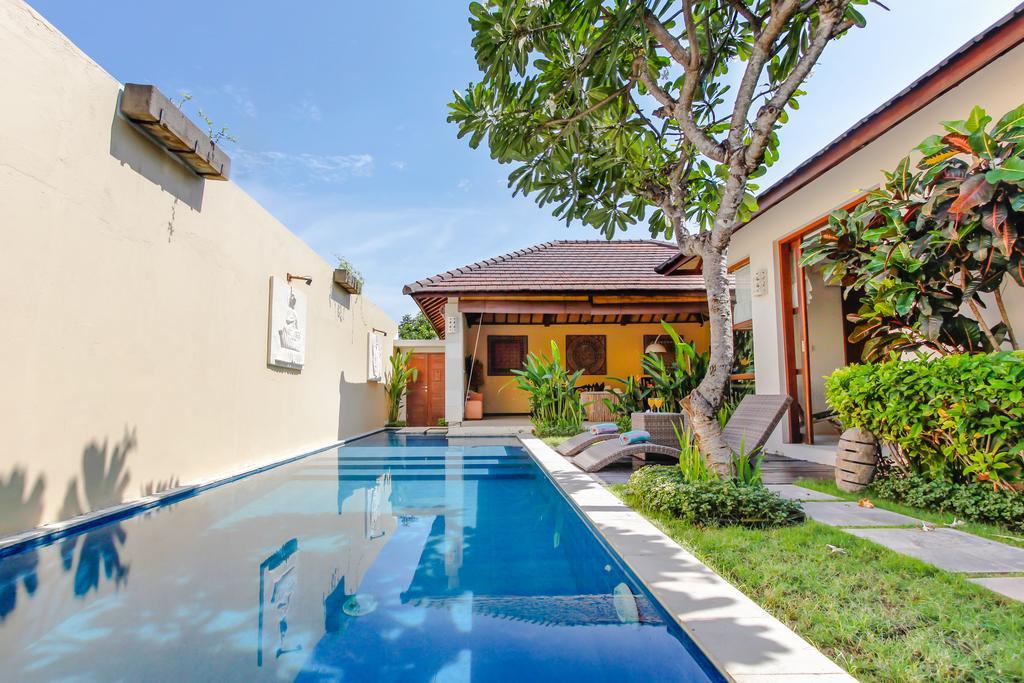 Samana Villas Legian  Exterior photo